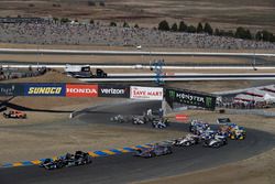 Start zum IndyCar-Saisonfinale 2017 in Sonoma: Josef Newgarden, Team Penske Chevrolet, führt