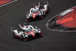 #8 Toyota Gazoo Racing Toyota TS050 Hybrid: Anthony Davidson, Sébastien Buemi, Kazuki Nakajima, #7 T