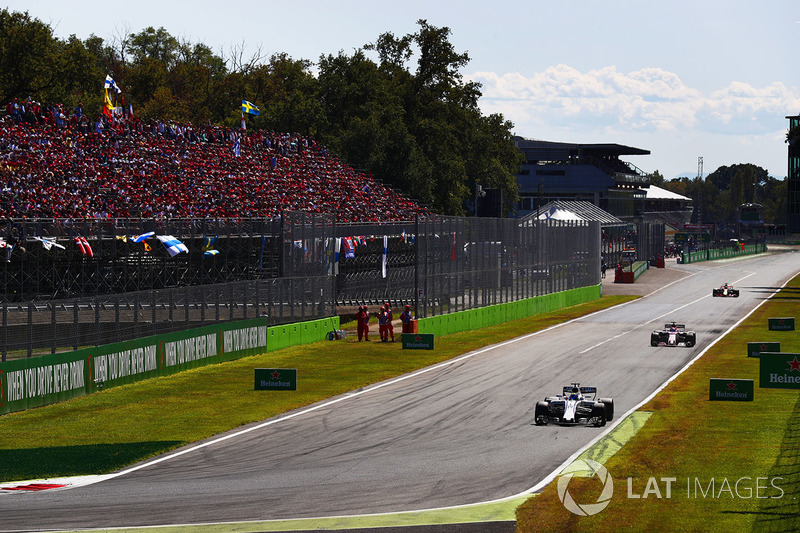 Felipe Massa, Williams FW40, Sergio Perez, Sahara Force India F1 VJM10
