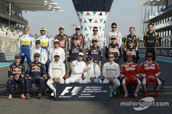 Foto oficial de grupo de pilotos de final de temporada