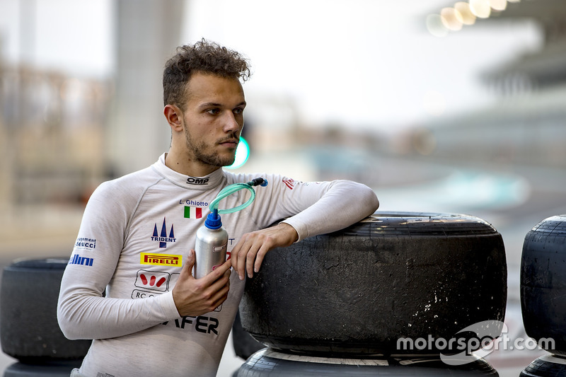 17. <img src="http://cdn-8.motorsport.com/static/img/cfp/0/0/0/100/108/s3/italy-2.jpg"> Лука Гьотто, 21 год