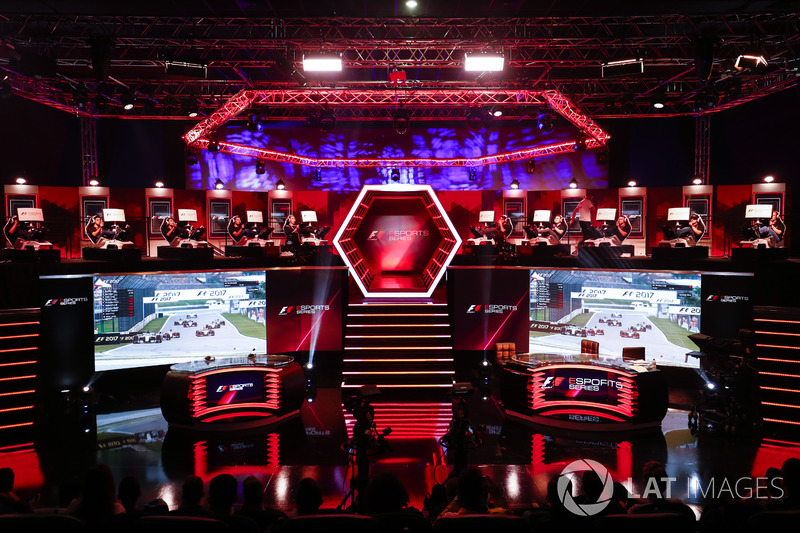 Primera carrera en la historia del campeonato e-sports de F1 eSports