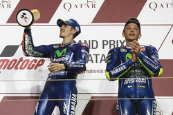Podium : le vainqueur Maverick Viñales, Yamaha Factory Racing; le troisième, Valentino Rossi, Yamaha Factory Racing