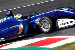 Jake Dennis, Carlin, Dallara F317 - Volkswagen