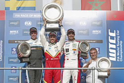 Podium: Le vainqueur Esteban Guerrieri, Campos Racing, Chevrolet RML Cruze TC1, le deuxième Thed Björk, Polestar Cyan Racing, Volvo S60 Polestar TC1. le troisième Mehdi Bennani, Sébastien Loeb Racing, Citroën C-Elysée WTCC