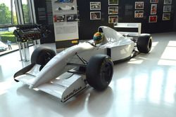 McLaren MP 4/8 von Ayrton Senna und Lamborghini V12-Motor, der 1993 von ihm getestet wurde