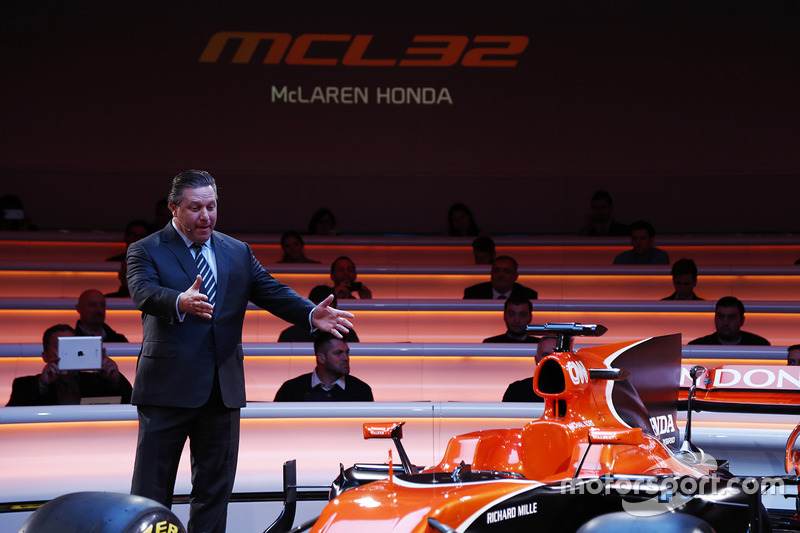 McLaren отказалась от индекса MP4 и перекрасила машину в оранжевый