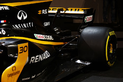 Renault Sport F1 Team RS17 engine cover and rear wing detail