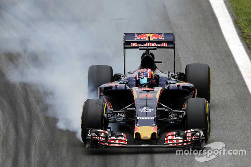 2016 год. За рулем болида Toro Rosso STR11 на субботней тренировке