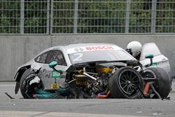 La voiture de Gary Paffett, Mercedes-AMG Team HWA, Mercedes-AMG C63 DTM after the crash