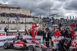 Il vincitore della gara Maximilian Günther, Prema Powerteam Dallara F317 - Mercedes-Benz