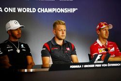 Lewis Hamilton, Mercedes AMG F1, Romain Grosjean, Haas F1 Team ve Sebastian Vettel, Ferrari
