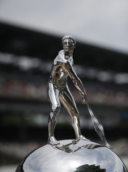 Le Borg-Warner Trophy
