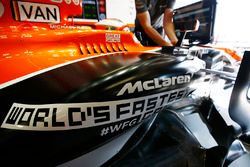 Il logo World Fastest Gamer sulla monoposto di Stoffel Vandoorne, McLaren MCL32