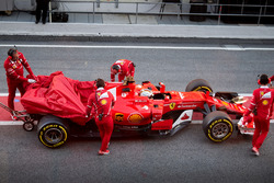 Sebastian Vettel, Ferrari SF70H, stopped in the pitlane