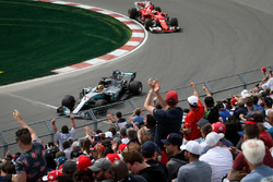 Lewis Hamilton, Mercedes-Benz F1 W08 and fans