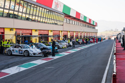 Auto nella pitlane