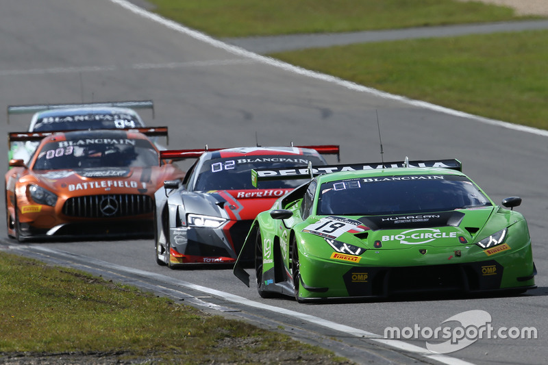 #19 GRT Grasser Racing Team Lamborghini Huracan GT3: Andrea Caldarelli, Ezequiel Perez Companc