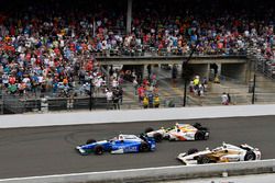 Takuma Sato, Andretti Autosport, Honda; Ed Jones, Dale Coyne Racing, Honda; Helio Castroneves, Team 