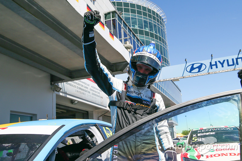Ganador de la carrera Nicky Catsburg, Polestar Cyan Racing, Volvo S60 Polestar