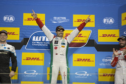 Podium : le vainqueur Mehdi Bennani, Sébastien Loeb Racing, Citroën C-Elysée WTCC