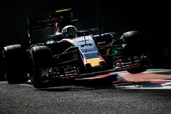 Carlos Sainz Jr, Scuderia Toro Rosso STR11