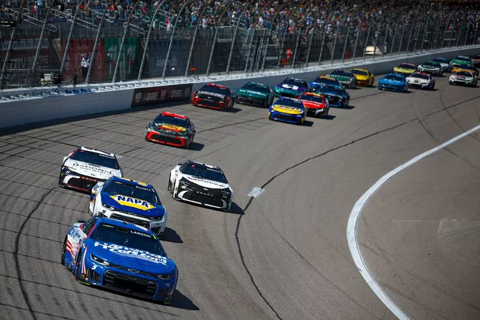 Kyle Larson, Hendrick Motorsports