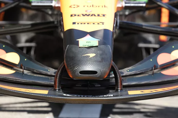 تفاصيل سيارة ماكلارين MCL40