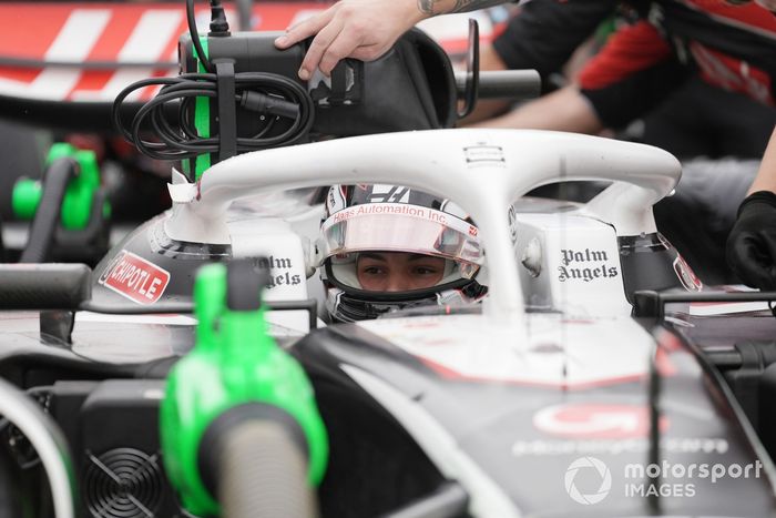 Oliver Bearman, Haas VF-24, pojawia się na starcie