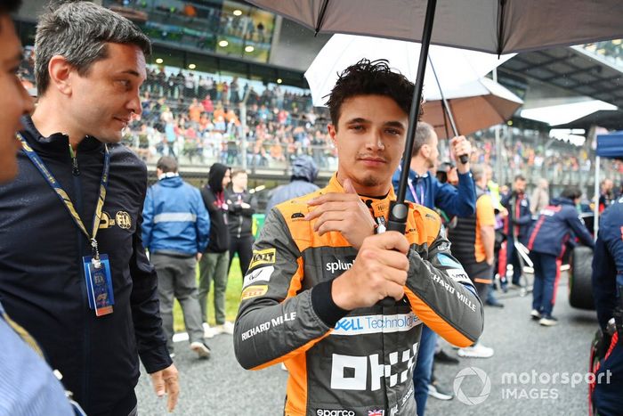 Lando Norris, McLaren, en la parrilla del Sprint