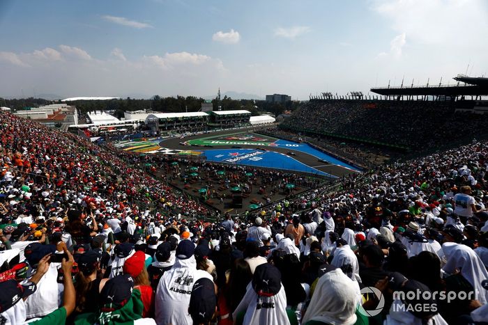 Yuki Tsunoda, AlphaTauri AT03, Zhou Guanyu, Alfa Romeo C42, Daniel Ricciardo, McLaren MCL36