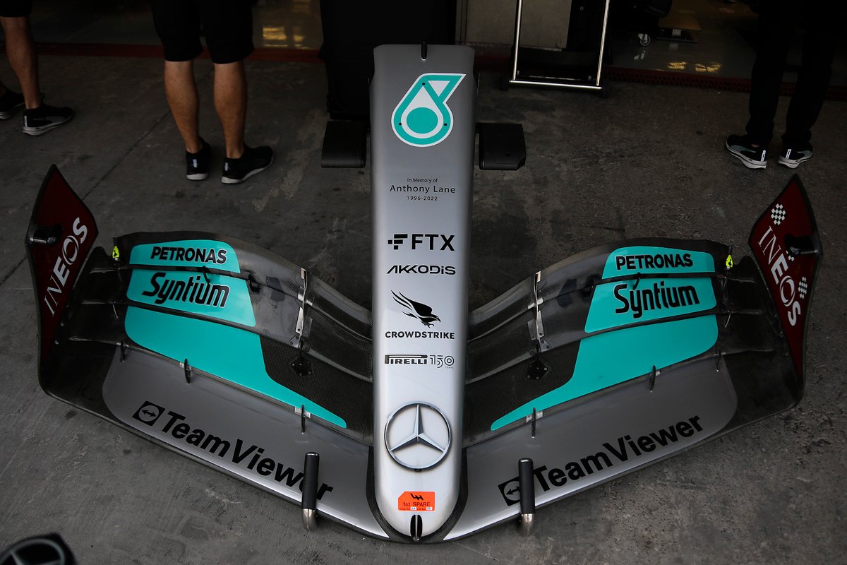 Mercedes W13: Frontflügel