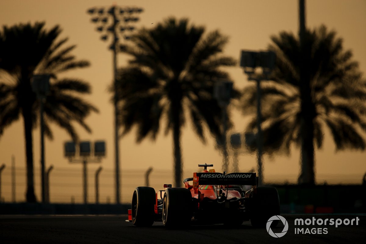 Carlos Sainz Jr., Ferrari SF90 adaptado (muleto) con los Pirelli de 18 pulgadas