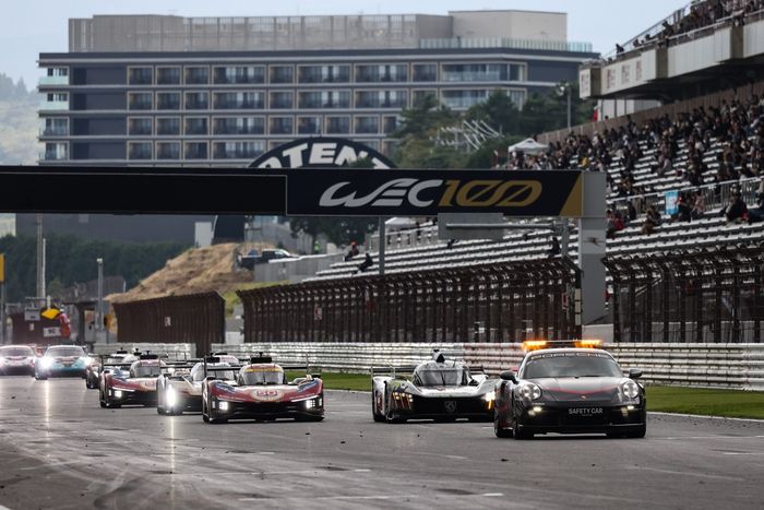 Safety car on track