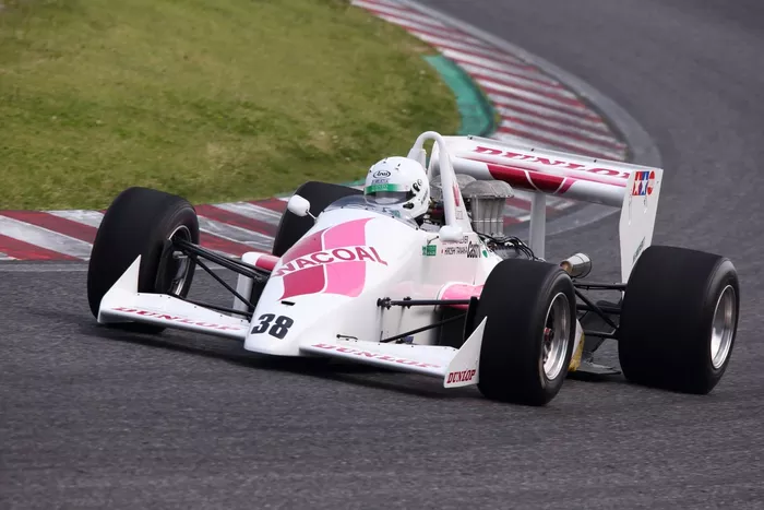 F3000デモ走行