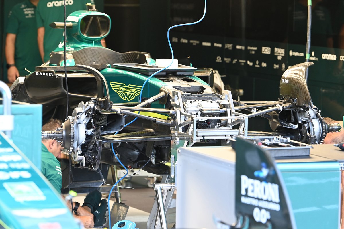 Detalle frontal del Aston Martin AMR22