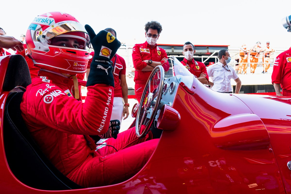 Charles Leclerc en el Ferrari 375 de 1951
