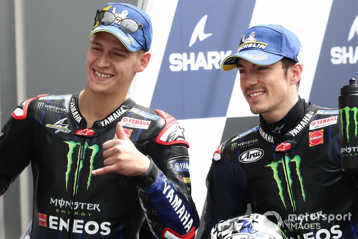 Ganador de la pole Fabio Quartararo, Yamaha Factory Racing, segundo puesto Maverick Viñales, Yamaha Factory Racing