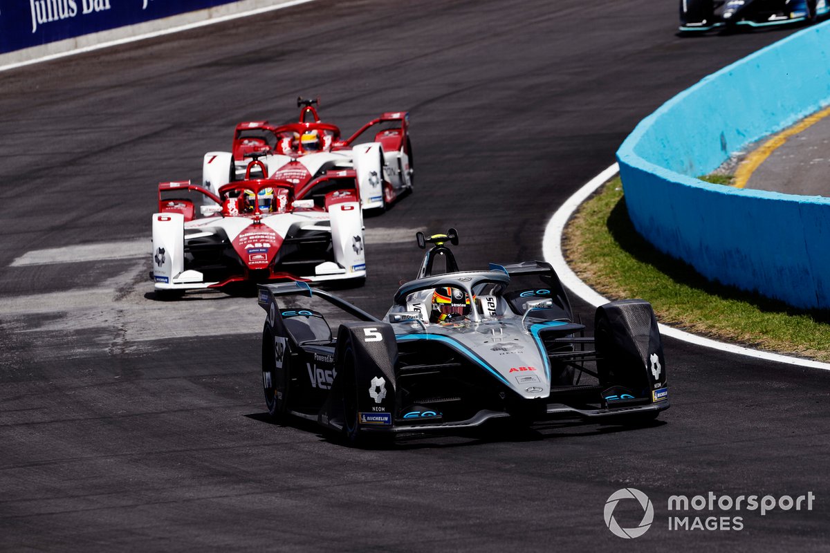 Stoffel Vandoorne, Mercedes Benz EQ, EQ Silver Arrow 02, Joel Eriksson, Dragon Penske Autosport, Penske EV-5, Sergio Sette Camara, Dragon Penske Autosport, Penske EV-5