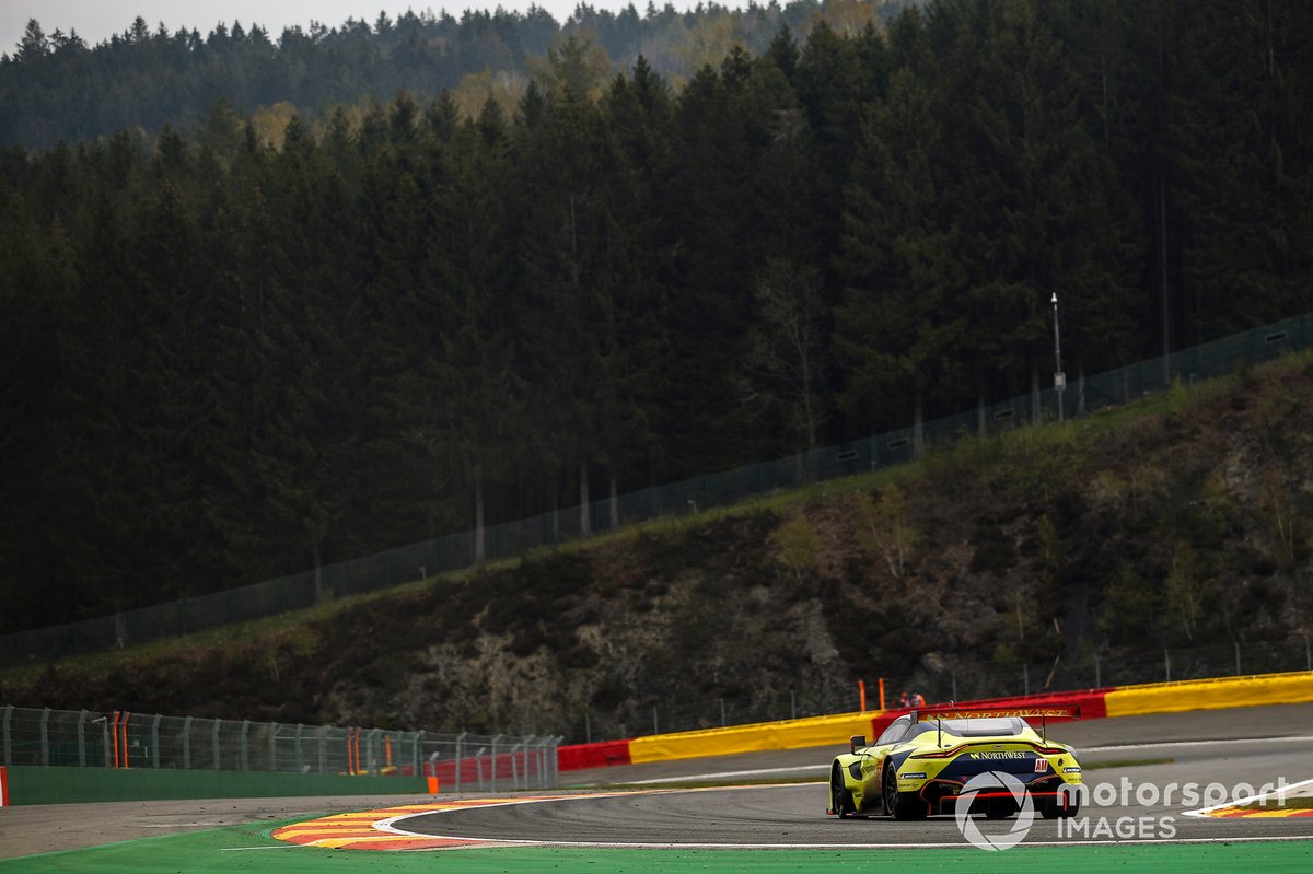 #98 Aston Martin Racing Aston Martin Vantage AMR: Paul Dalla Lana, Augusto Farfus, Marcos Gomes 