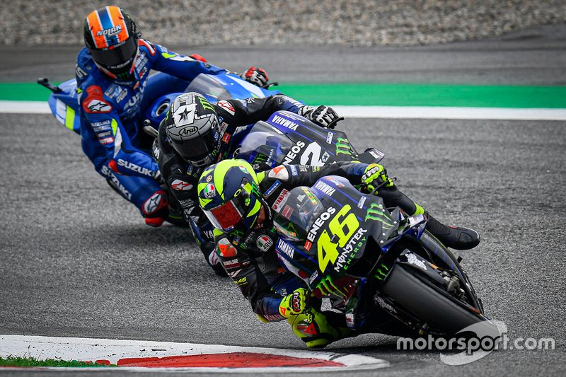 Valentino Rossi devant Maverick Viñales et Álex Rins