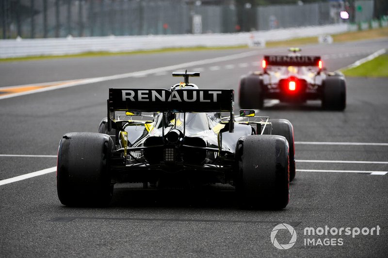 Nico Hulkenberg, Renault F1 Team R.S. 19, precede Daniel Ricciardo, Renault F1 Team R.S.19