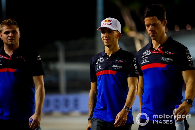 Pierre Gasly, Toro Rosso walks the track