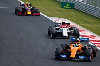 Lando Norris, McLaren MCL34, Kimi Raikkonen, Alfa Romeo Racing C38, Pierre Gasly, Red Bull Racing RB15