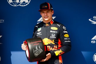 Pole pozisyonu sahibi Max Verstappen, Red Bull Racing, Pirelli pole pozisyonu ödülü