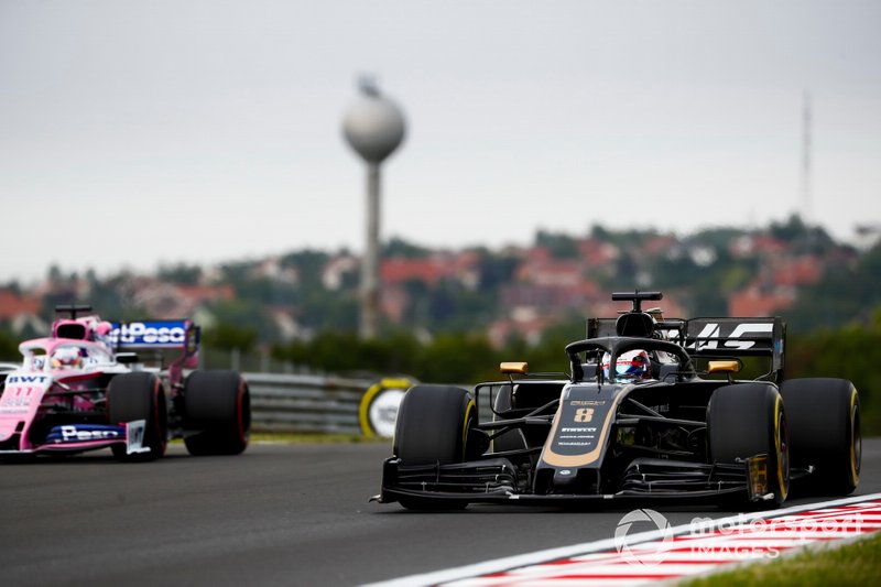 Romain Grosjean, Haas F1 Team VF-19, Sergio Perez, Racing Point RP19