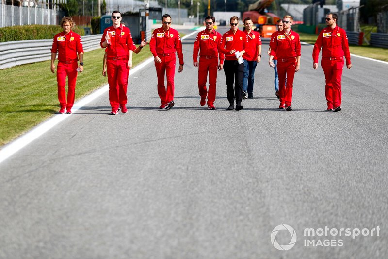 Sebastian Vettel, Ferrari cammina sulla pista