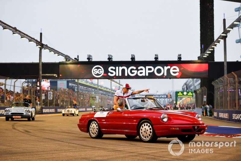 Kimi Raikkonen, Alfa Romeo Racing, in the drivers parade