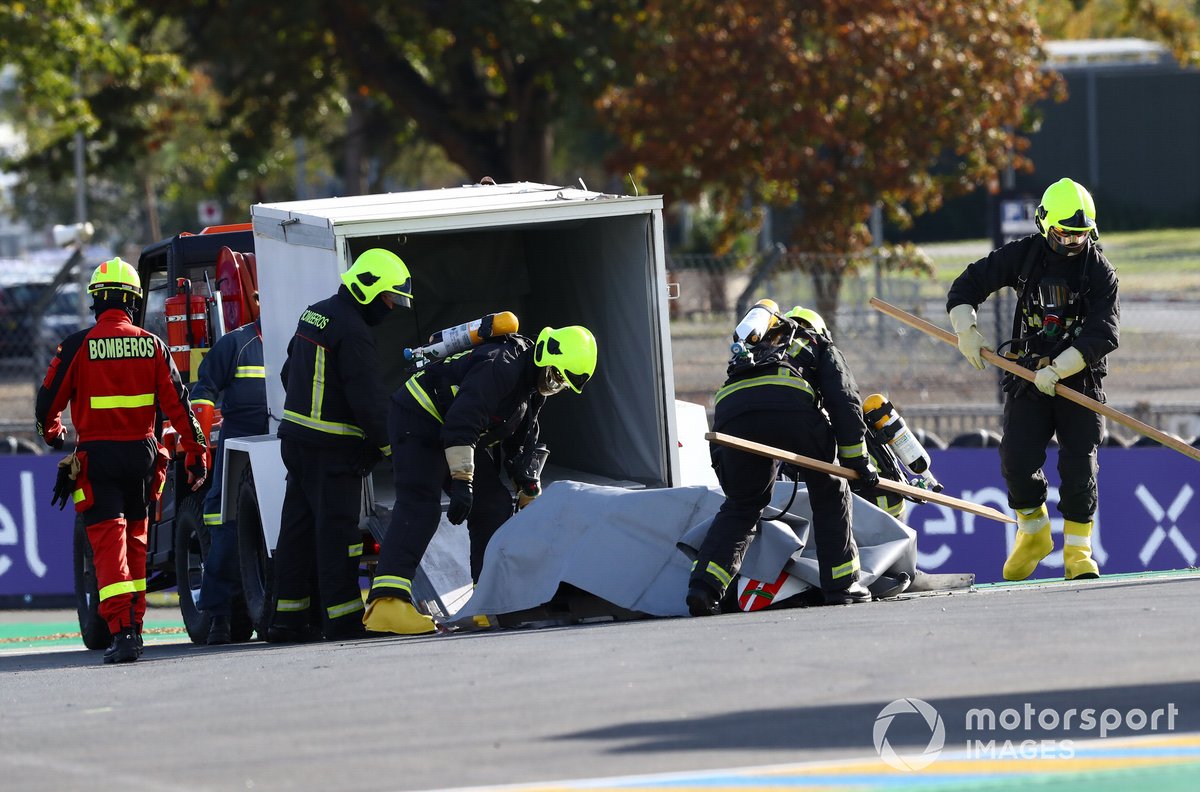La moto de Mattia Casadei, Ongetta SIC58 Squadracorse después de la caída