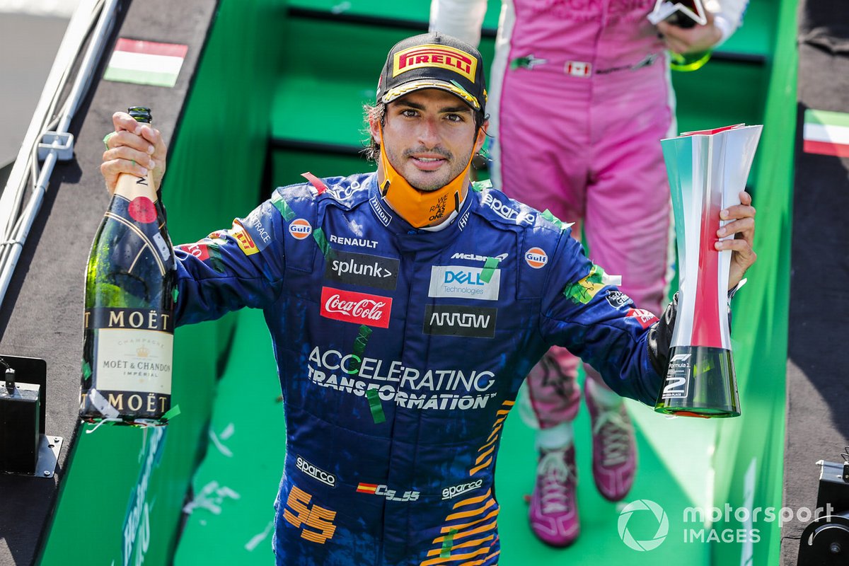 Podio: segundo lugar Carlos Sainz Jr., McLaren
